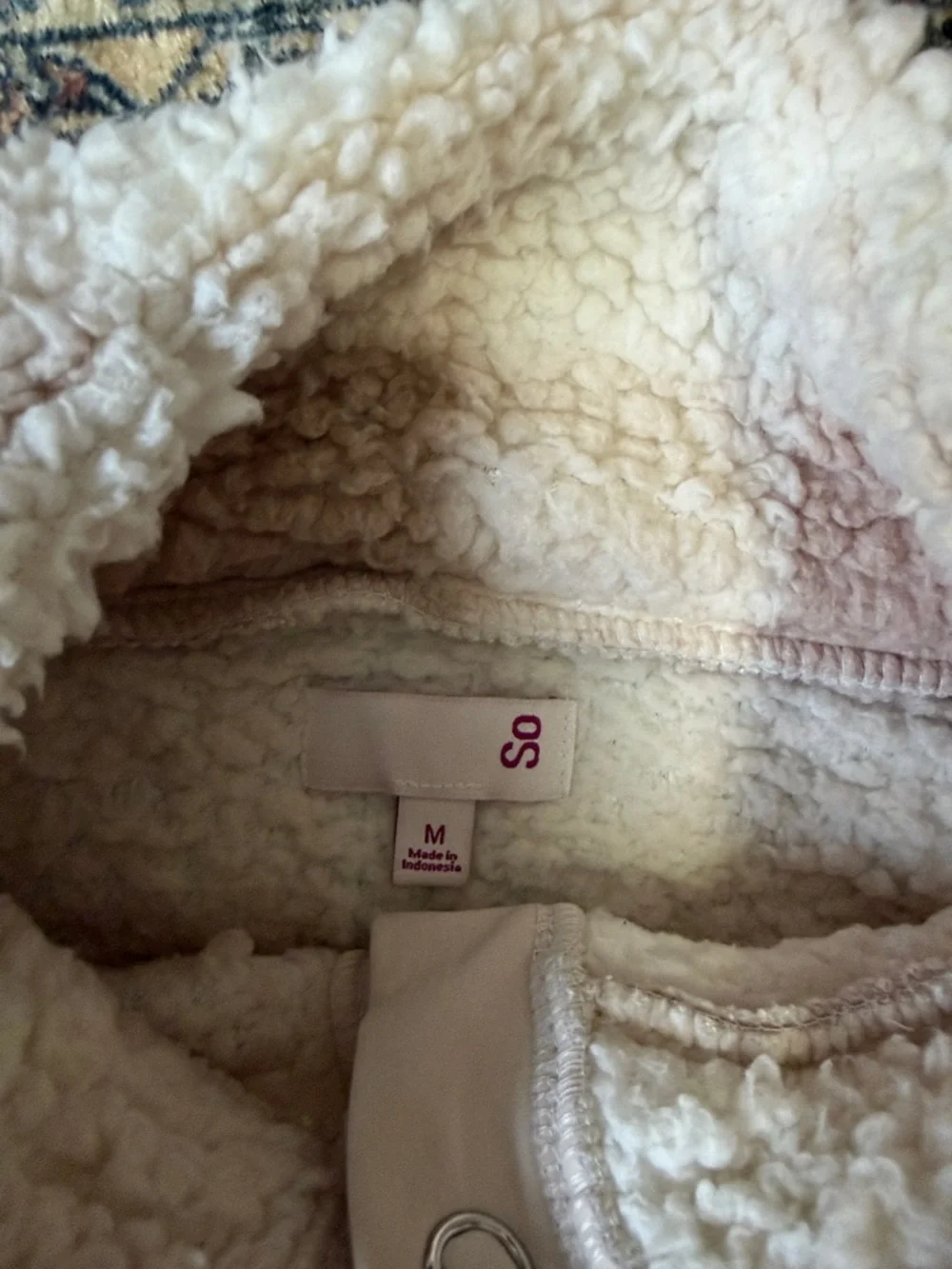 SO Women's Cream and Light Brown Sherpa Pullover - Picture 4 of 4